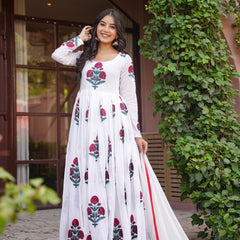 Apurva Anarkali Set