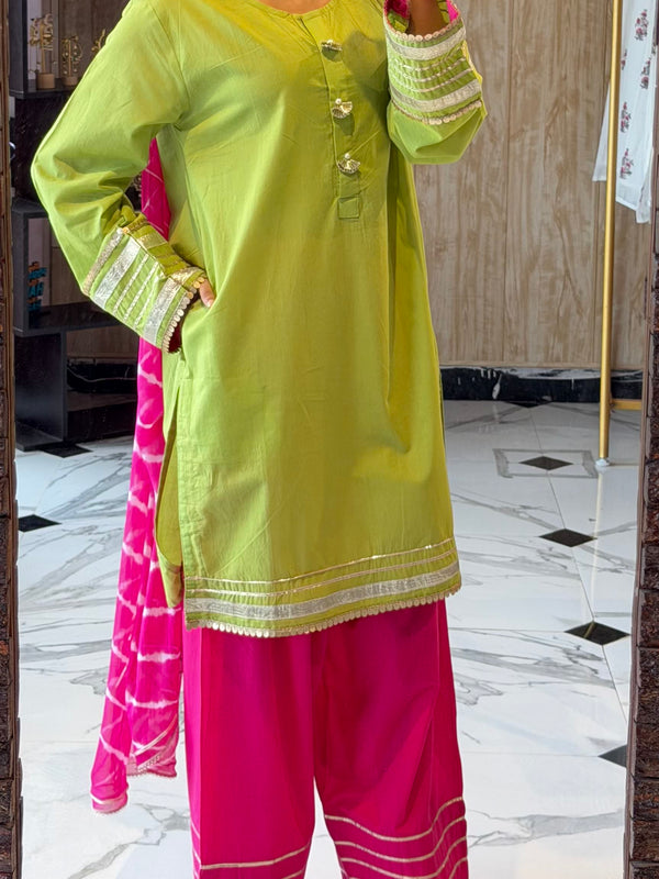 Mona Farshi Set