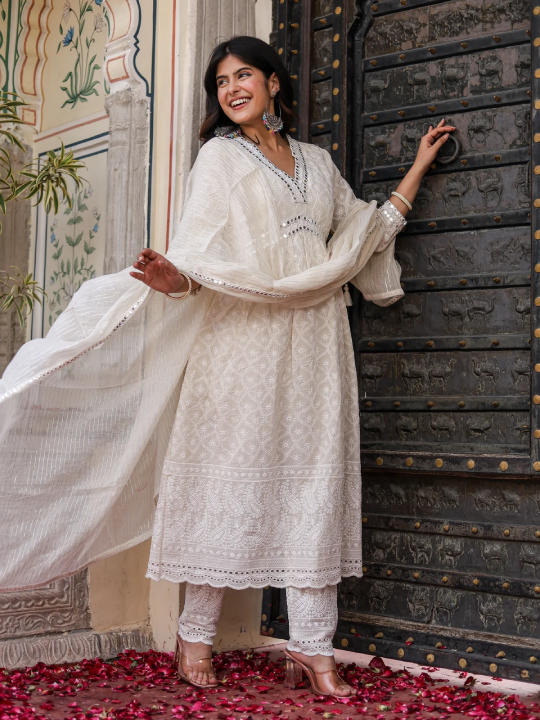 Falak Chikankari Alia Suit Set